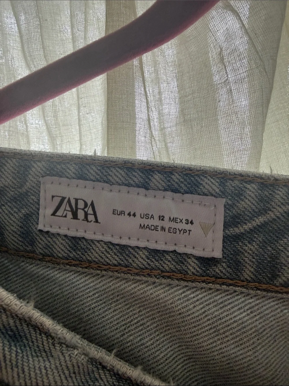 Zara Women’s Light Wash High Rise Jeans